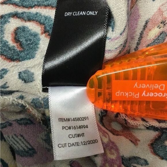 Torrid Women’s Ikat Gauze Smocked Surplice Light Stone Grey Blouse, size 6 - Picture 9 of 9